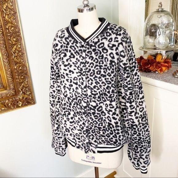 Victoria Secret Pink Leopard Print Sherpa Bomber Jacket Large - Picture 3 of 8